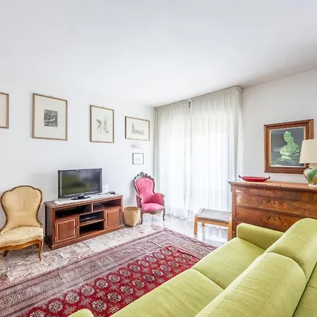 Italian Experience-mestrina Apartman